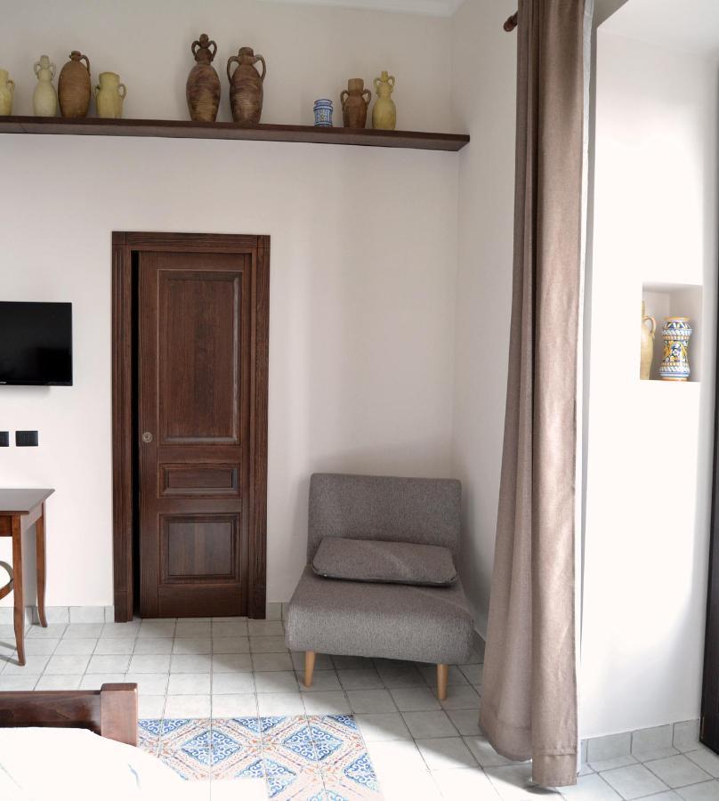 Bnb Agora Panoramic Rooms Шака Екстериор снимка